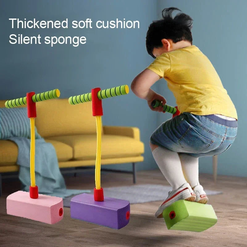 🦘OUTDR™ Indoor & Outdoor Squeaky Jumping Toy